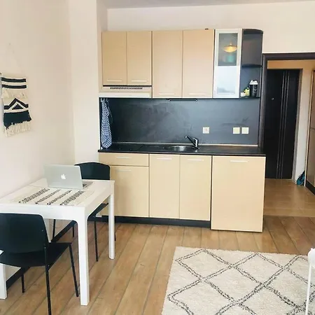 Апартаменти Minimalist Design Studio With Beautiful View Бансько