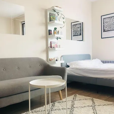 Апартаменти Minimalist Design Studio With Beautiful View